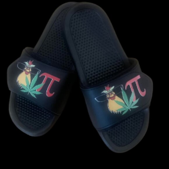 Southern Sista Designs Black Chicken Pot Pie Slides - Picture 3 of 4